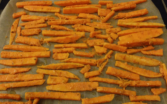 Kürbis-Pommes auf dem Backblech Kürbis-Pommes auf dem Backblech