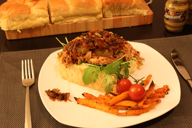 Fertiges Pulled Pork Sandwich Fertiges Pulled Pork Sandwich