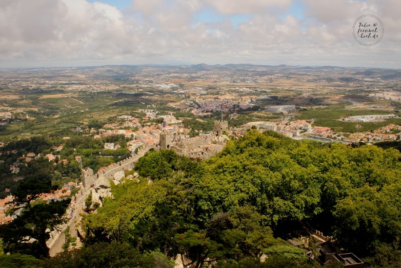 Blick auf Castelo dos Mouros in Sintra Blick auf Castelo dos Mouros in Sintra