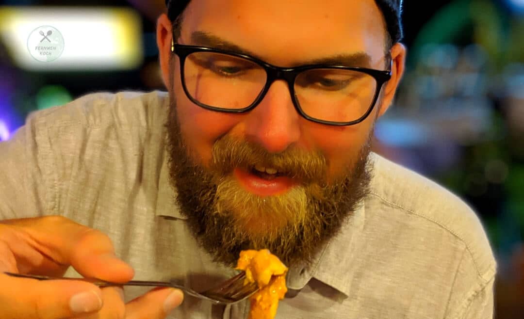 Henrik freut sich auf sein Batak Sushi Na Niura-min Henrik freut sich auf sein Batak Sushi Na Niura-min