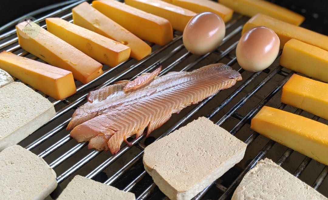 Fertiges Räuchergut, Läse, Ei, Forelle und Tofu Fertiges Räuchergut, Läse, Ei, Forelle und Tofu