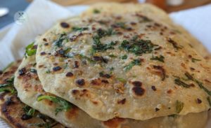 Fertiges Knoblauch Naan