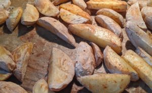 Pommes im Ofen ausbacken