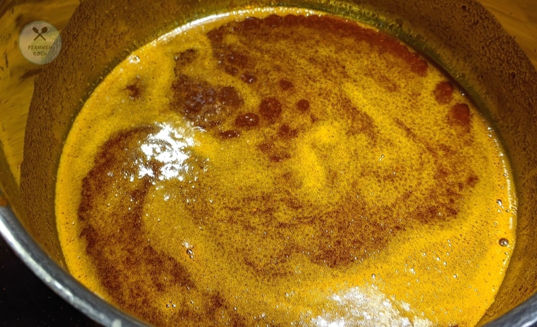 Prepare the bell pepper sauce for the eggs Panagjurischte Prepare the bell pepper sauce for the eggs Panagjurischte