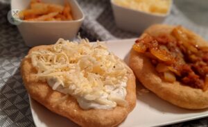 Langos sind eine leckere ungarische Spezialität